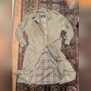 EUC Vintage Burberry Trench, without liner 46 long